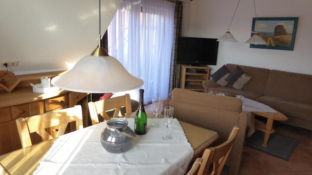 Haus Kathrin Apartment Busum Bagian luar foto