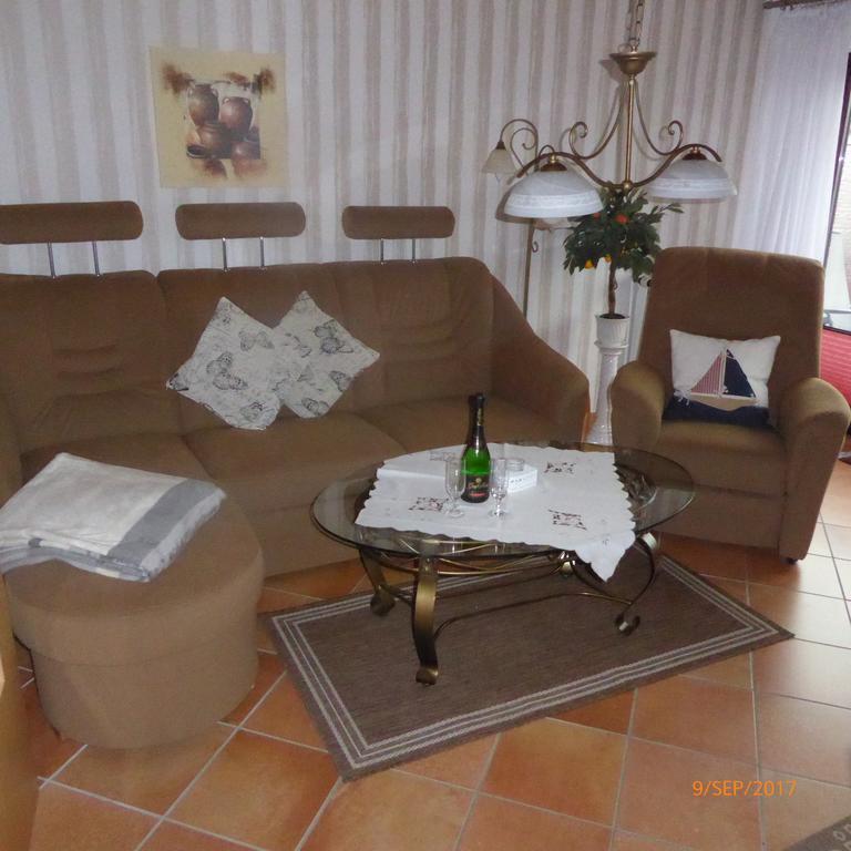 Haus Kathrin Apartment Busum Bagian luar foto